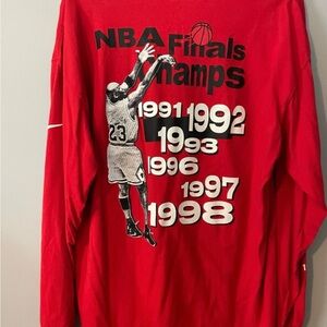 Chicago Bulls Nike Red City Edition Courtside 2021/22 Moments Shirt Men's Large